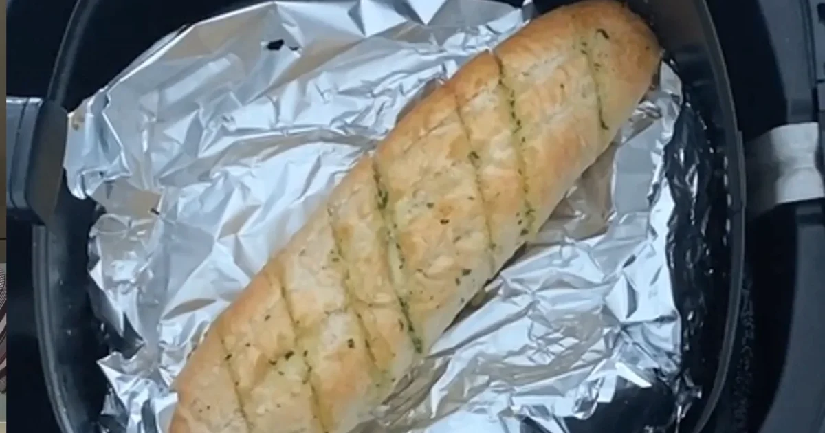 Frozen Garlic Bread in Air Fryer Recipe